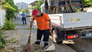 Efeler Belediyesinden sokaklarda temizlik çalışması