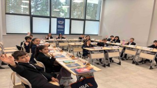 Ege Üniversitesi kapılarını minik diplomatlara açtı