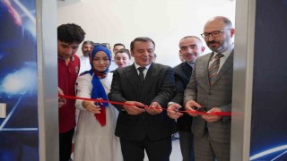 Eğitime destek: Yenibosna Anadolu İmam Hatip Lisesinde Fizik Laboratuvarı açıldı
