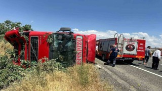 Elazığda tır devrildi: 1 yaralı