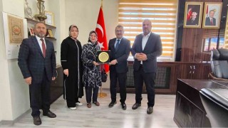Emekli öğretmenden örnek bağış