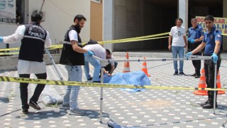 Emekli Polis, Kendisine Bıçakla Saldıran Oğlunu Öldürdü