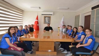Emet Kaymakamı Başkapan, il birincisi kız voleybol takımını kabul etti