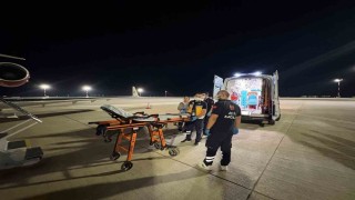 Endonezyada kaza geçiren Türk vatandaşı ambulans uçakla Türkiyeye getirildi