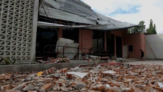 Endonezyadaki 6.7lik depremde 1 kişi hayatını kaybetti, 38 kişi yaralandı
