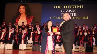 Erzincanda 82 genç diş hekimi mezuniyet coşkusu yaşadı