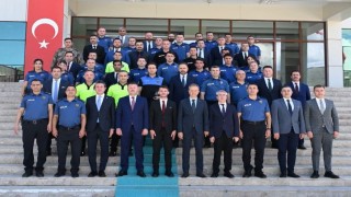 Erzincanda terfi eden emniyet personeline yeni rütbeleri takıldı