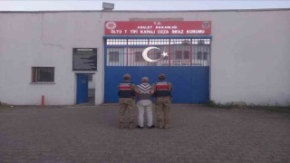 Erzurumda jandarmadan yakalama kararı olan şahıslara operasyon