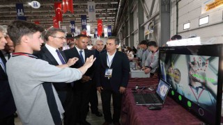 Erzurumda Maarifin kalbinde marifetli gençlik mesleki ve teknik eğitim fuarı açıldı