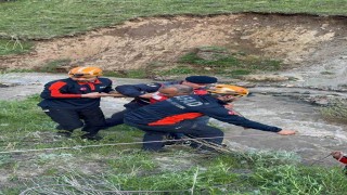 Erzurumda mantar toplarken mahsur kalan çift kurtarıldı