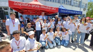 Eskişehir Mehmet Gedik Ortaokulunda ‘mavi kapaklar umuda dönüştü