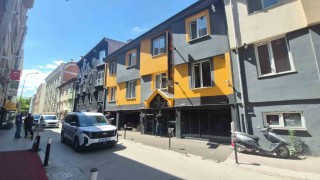Eskişehirde 30 yaşındaki genç adam evinde ölü bulundu