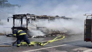 Eskişehirde seyir halindeki belediye otobüsü yanarak kullanılamaz hale geldi