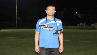 Eskişehirin en yaşlı amatör futbolcusu 39 yıllık kariyerine veda etti