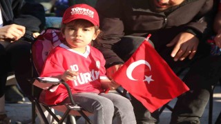 Eskişehirliler 24 yıl sonra millilerin Dünya Kupası coşkusunu sabahın erken saatlerinde yaşadı