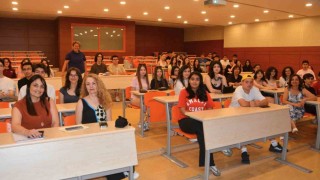 EÜ İletişim Fakültesinden lise öğrencilerine Yeni Medya ve Podcast Atölyesi