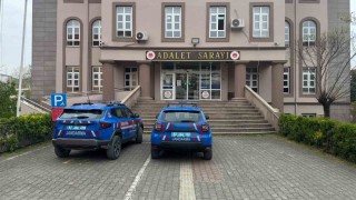 Eve kurduğu sistemle kenevir yetiştiren 2 şüpheli yakalandı