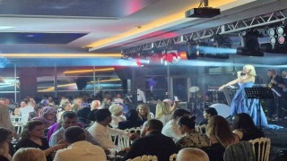 Ferhat Göçer ve Ömür Gedikten konser