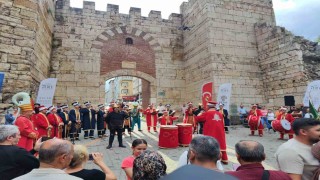 Fethin 700. yılında mehter sesleri Saltanat Kapıdan yükseldi