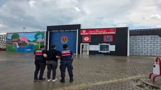 FETÖden aranan şahsı jandarma yakaladı