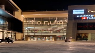 Forum Kayseri önünde bıçaklı kavga