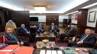 Fuat Oktaydan BBP Genel Başkanı Desticiye anlamlı ziyaret