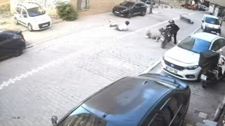 Gaza fazla basınca motosiklet ön kaldırarak ileri fırladı, yoldan geçen kadına çarptı
