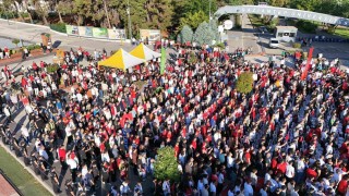 Gazi Şehirliler Milli heyecanı üniversite meydanında yaşadı