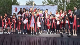 Gaziantepin yeni eğitim merkezinde mezuniyet heyecanı