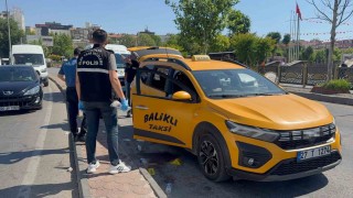 Gaziantepte taksi durağı önünde bıçaklı kavga: 6 yaralı