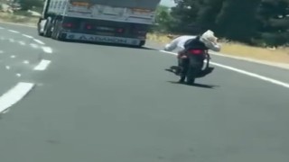 Gaziantepte yoğun trafikte tehlikeli motosiklet yolculuğu