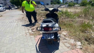 Gazipaşada motosiklet ile kamyonet çarpıştı: 1 yaralı
