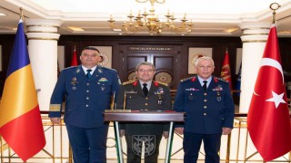 Genelkurmay Başkanı Orgeneral Bayraktaroğlu, Romanya Hava Kuvvetleri Komutanı Baraboiyi kabul etti