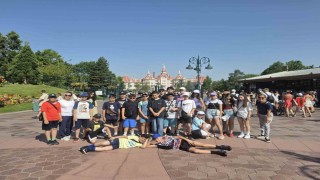 GKVli öğrenciler Disneyland Pariste