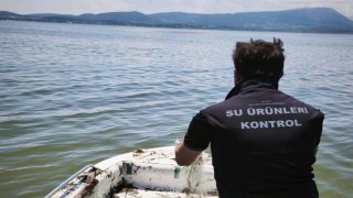 Gölde kaçak avlanmaya geçit yok