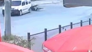 Hafif ticari araç ile çarpışan motosikletin sürücüsü yaralandı