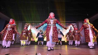 Halk dansları gala gecesi büyüledi