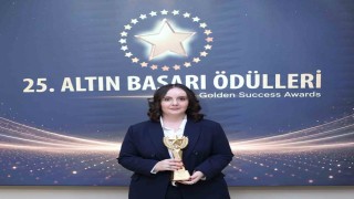 İHA muhabiri Zöhre Alagöze Yılın En İyi Savunma Muhabiri ödülü verildi