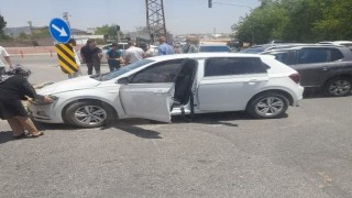 İki otomobilin çarpıştığı kazada 1 kişi yaralandı