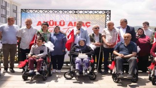 İlkadımda engelli araçları ihtiyaç sahiplerine ulaştırıldı