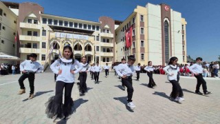 İlkokul öğrencileri ‘Yaza Merhaba Şöleni ile eğlendi
