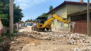 İnönüde bozulan yollar yenileniyor