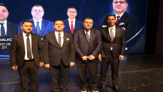 İş adamı Eken, adaylarını tanıttı