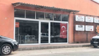 İş yerine ateş açıp kaçtılar