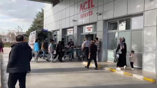 İskeleden düşen 2 işçi yaralandı