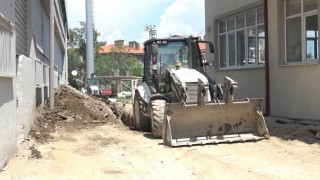 Ispartada kanalizasyon hattı çalışmasında göçük meydana geldi: 1 işçi yaralandı