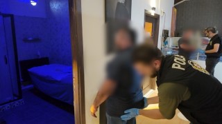 Ispartada masaj salonlarına fuhuş operasyonunda 2 tutuklama