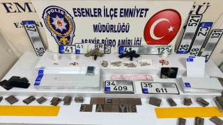 İstanbulda sahte plaka basımı yapılan adrese operasyon yapıldı: 4 gözaltı