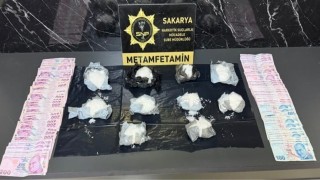İstanbuldan yola çıktı, gişelerde yakayı ele verdi: 1 kilo metamfetamin ele geçirildi