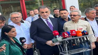 İzmir Büyükşehir Belediye Başkanı Tugay, CHP meclis grubuyla olağanüstü toplandı